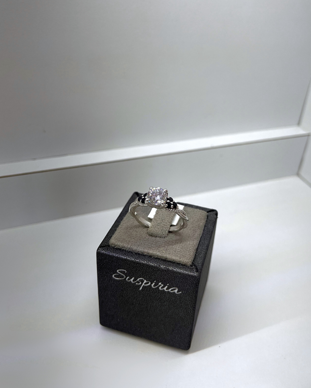 Black Details Ring